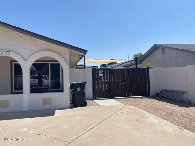 2221 W EL MORO Avenue, Mesa, AZ 85202