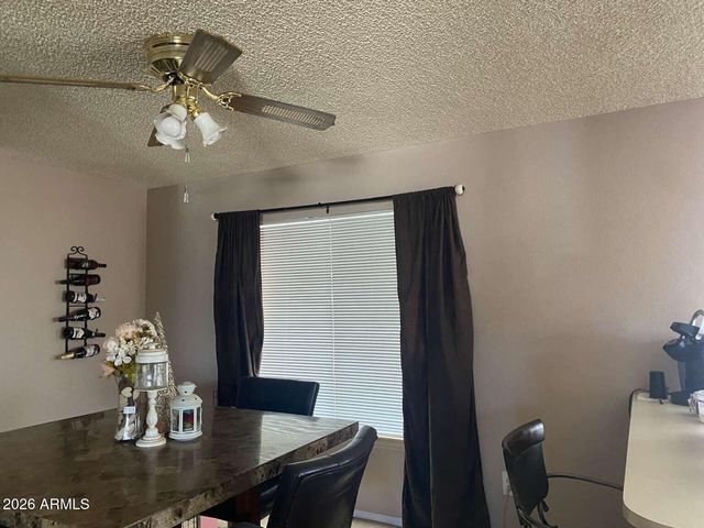 2221 W EL MORO Avenue, Mesa, AZ 85202