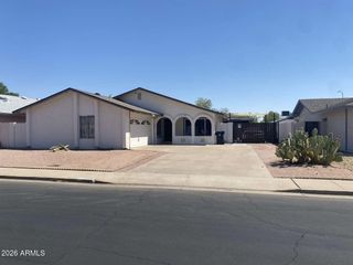2221 W EL MORO Avenue, Mesa, AZ 85202
