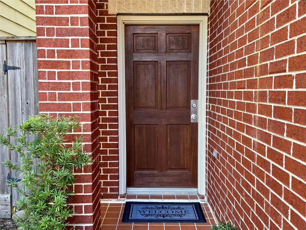 9833 Sandra Ann Court, Houston, TX 77025
