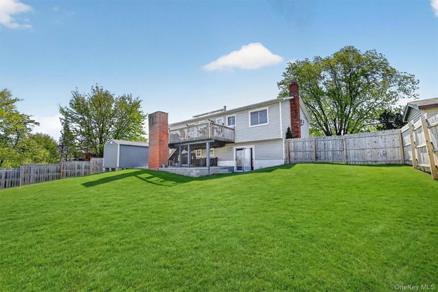 122 Rolling Meadows Road, Middletown, NY 10940