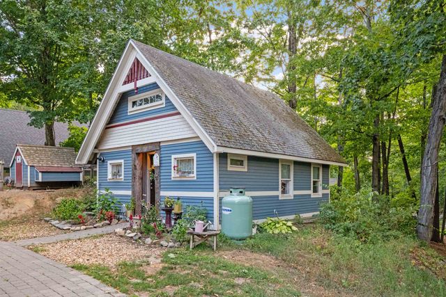 68 Center Street, Wolfeboro, NH 03894