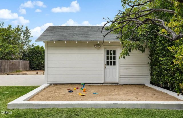 1969 N Raymond Avenue, Pasadena, CA 91103