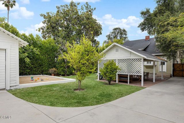 1969 N Raymond Avenue, Pasadena, CA 91103