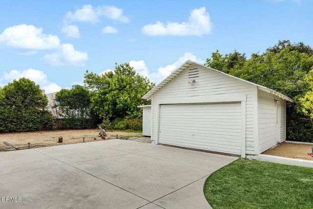 1969 N Raymond Avenue, Pasadena, CA 91103