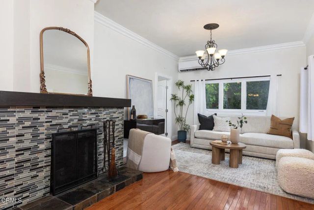 1969 N Raymond Avenue, Pasadena, CA 91103