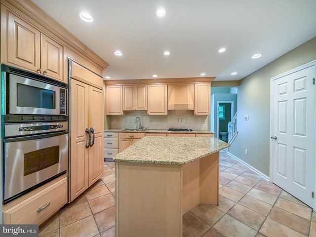239 COPPER BEECH DR, Blue Bell, PA 19422