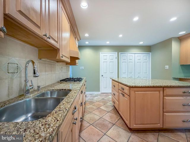 239 COPPER BEECH DR, Blue Bell, PA 19422