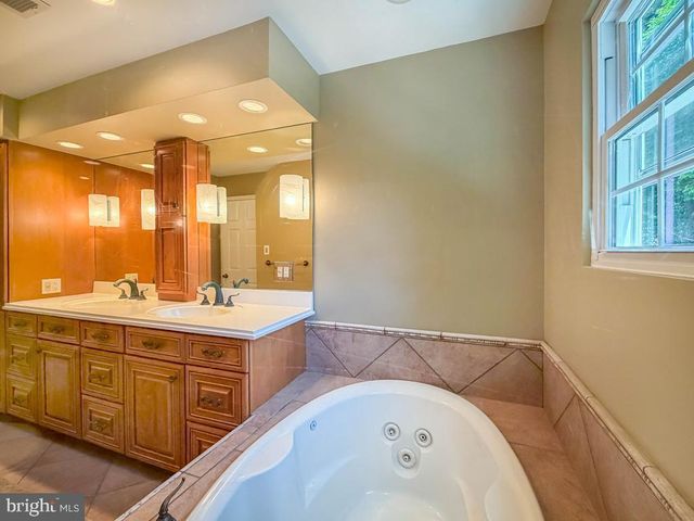 239 COPPER BEECH DR, Blue Bell, PA 19422