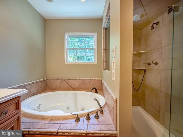 239 COPPER BEECH DR, Blue Bell, PA 19422