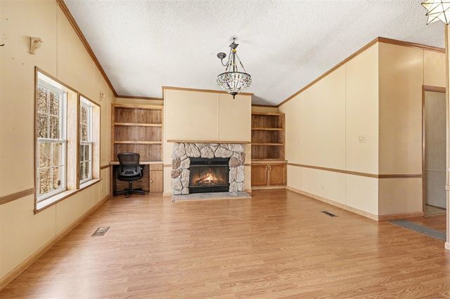 6326 N 7th Street, Kalamazoo, MI 49009
