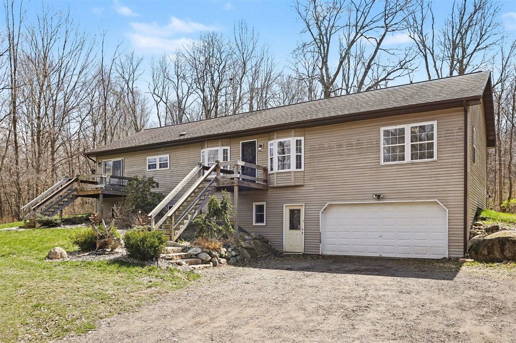 6326 N 7th Street, Kalamazoo, MI 49009