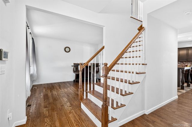 14 Hopkins Court, Washingtonville, NY 10992