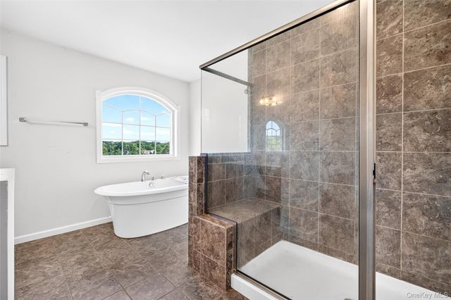 14 Hopkins Court, Washingtonville, NY 10992