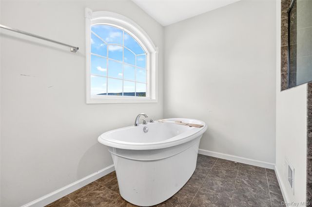 14 Hopkins Court, Washingtonville, NY 10992