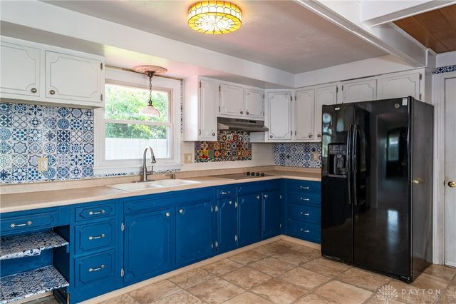 703 W Washington Street, New Carlisle, OH 45344
