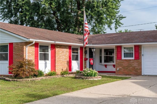 703 W Washington Street, New Carlisle, OH 45344
