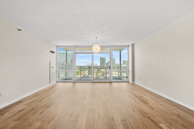 757 N Orleans Street 1803, Chicago, IL 60654