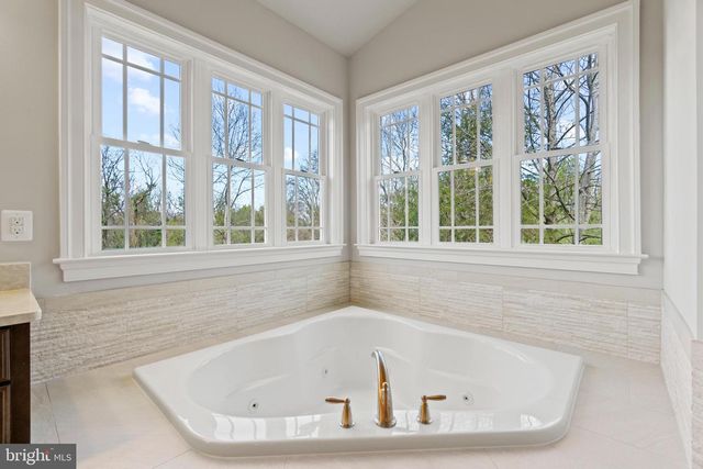 13725 ORLANDO RD, Nokesville, VA 20181