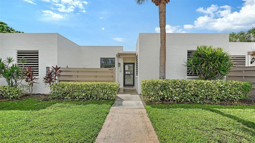 666 WOODLAWN DRIVE 666, BRADENTON, FL 34210 — exterior