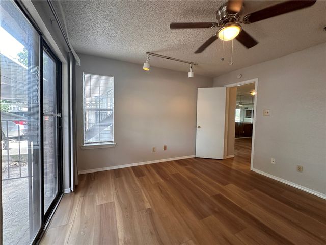 3416 Country Club Drive W 123, Irving, TX 75038