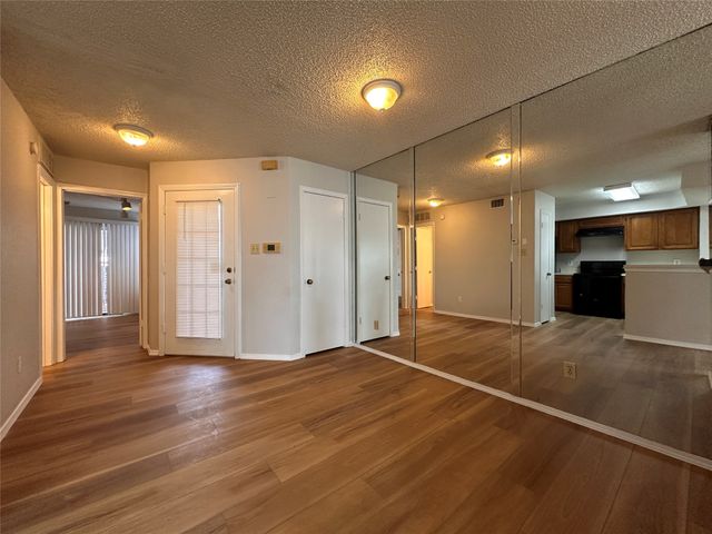 3416 Country Club Drive W 123, Irving, TX 75038
