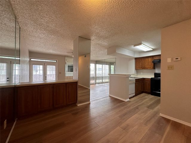 3416 Country Club Drive W 123, Irving, TX 75038