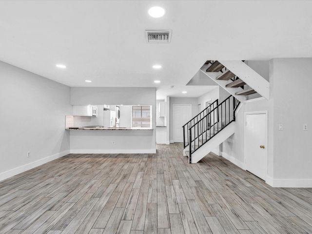 9095 SW 21st Court D, Boca Raton, FL 33428