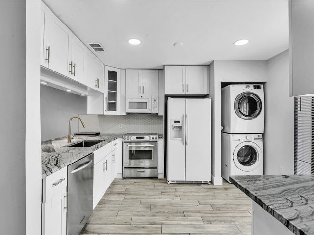 9095 SW 21st Court D, Boca Raton, FL 33428