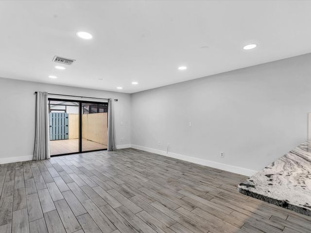 9095 SW 21st Court D, Boca Raton, FL 33428