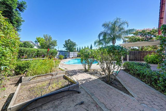 8829 Wetherly Ct, Elk Grove, CA 95624