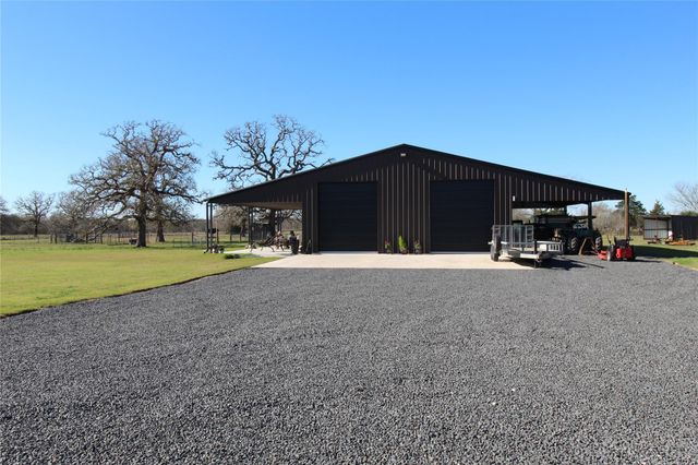 1524 Shaws Bend Road, Columbus, TX 78934