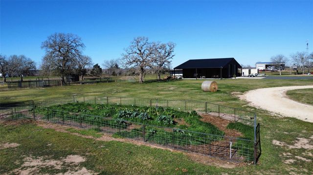 1524 Shaws Bend Road, Columbus, TX 78934