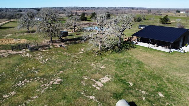 1524 Shaws Bend Road, Columbus, TX 78934