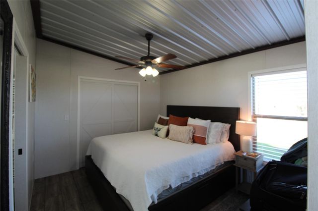 1524 Shaws Bend Road, Columbus, TX 78934