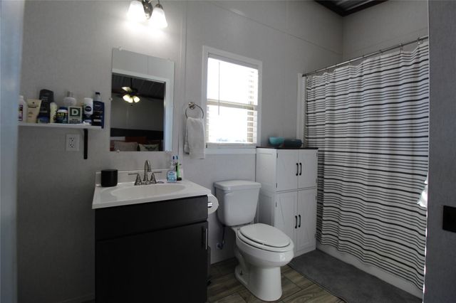 1524 Shaws Bend Road, Columbus, TX 78934