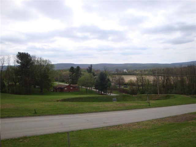715 Victoria Way, Derry Twp, PA 15627