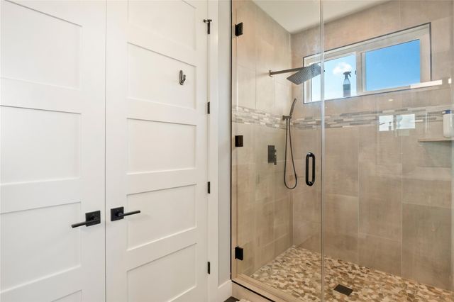 300 Summit Ridge DR N, Point Venture, TX 78645