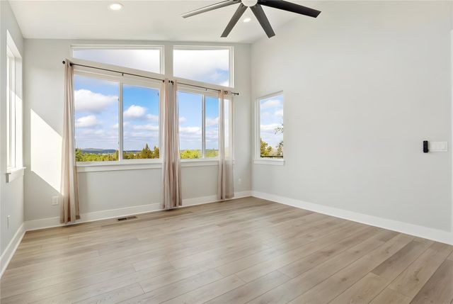 300 Summit Ridge DR N, Point Venture, TX 78645