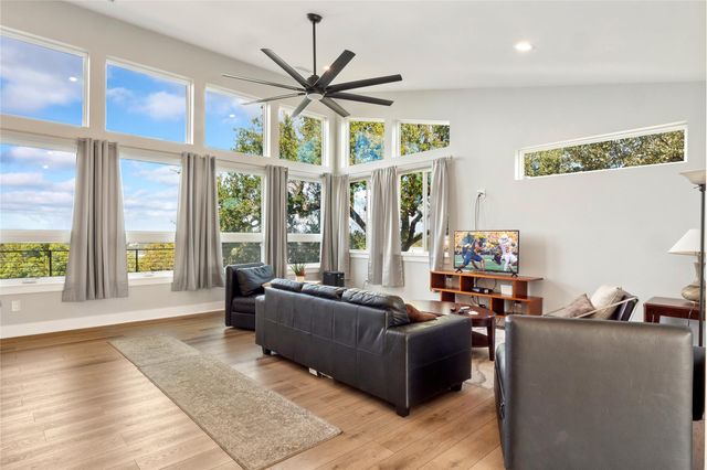 300 Summit Ridge DR N, Point Venture, TX 78645