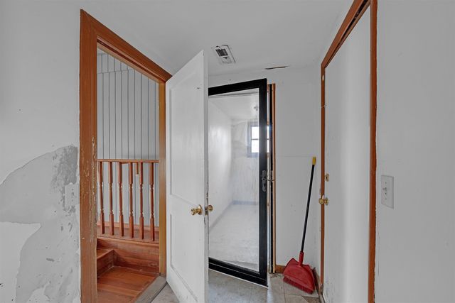 209 Trout Ave, Haysville, KS 67060