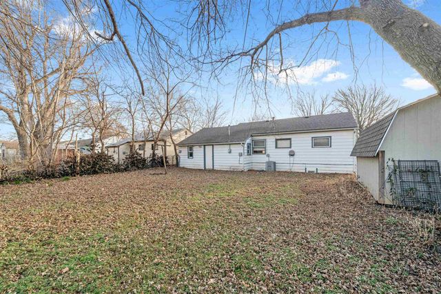 209 Trout Ave, Haysville, KS 67060