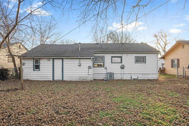 209 Trout Ave, Haysville, KS 67060