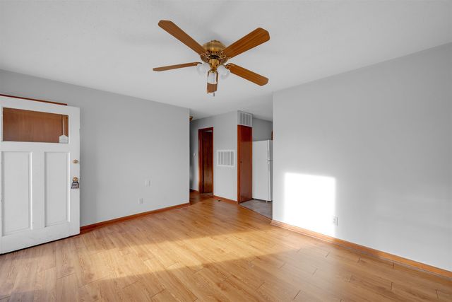 209 Trout Ave, Haysville, KS 67060