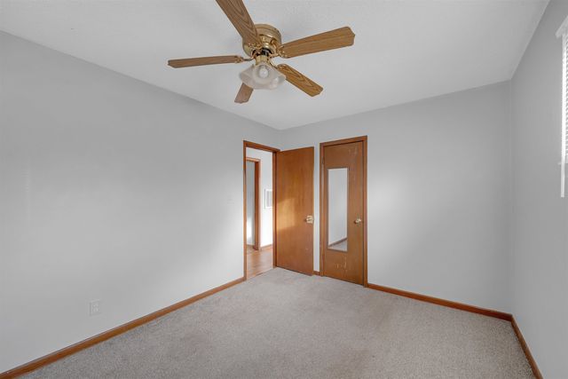 209 Trout Ave, Haysville, KS 67060