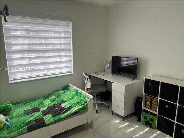 6101 SW 153rd Ct Rd, Miami, FL 33193