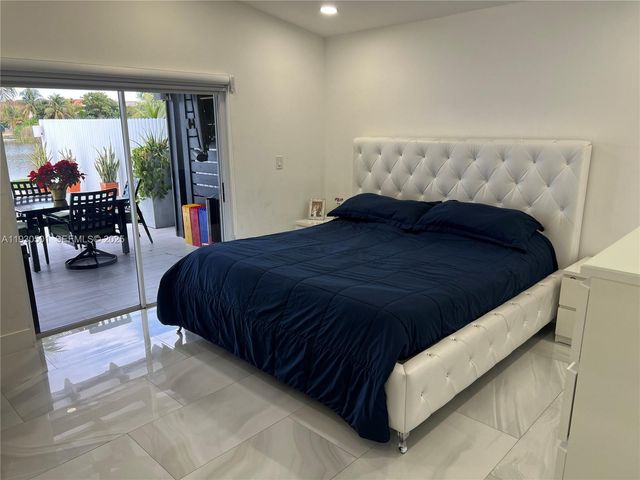 6101 SW 153rd Ct Rd, Miami, FL 33193