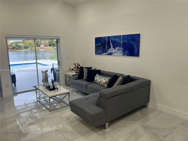 6101 SW 153rd Ct Rd, Miami, FL 33193