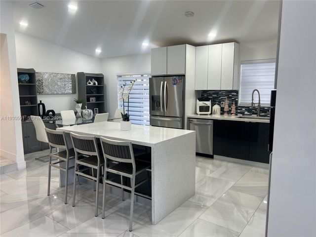 6101 SW 153rd Ct Rd, Miami, FL 33193