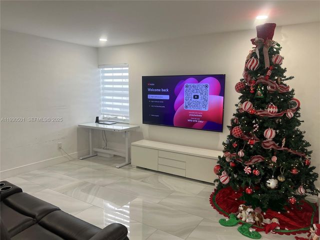 6101 SW 153rd Ct Rd, Miami, FL 33193